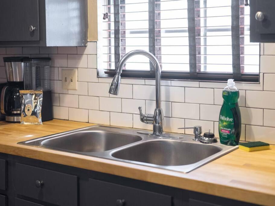 Stonegate Lodge Bear'S Den Kitchen, Pool, Firepit, Wifi ,Smart Tvs Eureka Springs Bagian luar foto