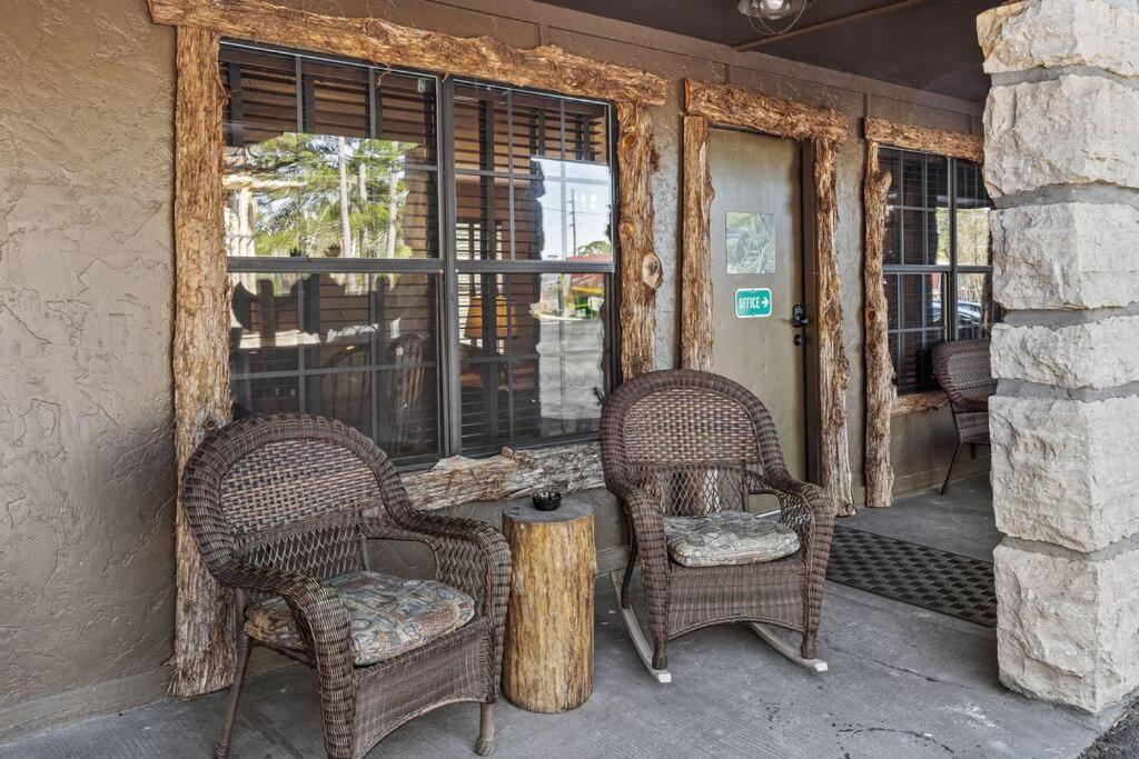 Stonegate Lodge Bear'S Den Kitchen, Pool, Firepit, Wifi ,Smart Tvs Eureka Springs Bagian luar foto