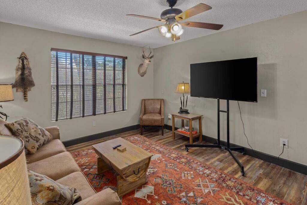 Stonegate Lodge Bear'S Den Kitchen, Pool, Firepit, Wifi ,Smart Tvs Eureka Springs Bagian luar foto