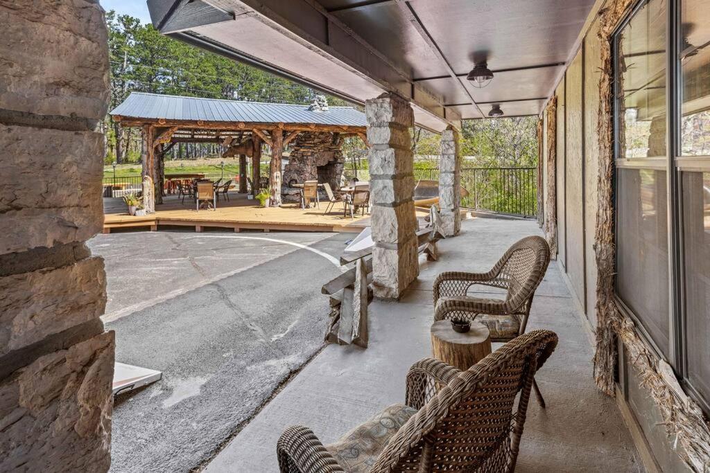 Stonegate Lodge Bear'S Den Kitchen, Pool, Firepit, Wifi ,Smart Tvs Eureka Springs Bagian luar foto